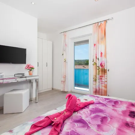 Holiday home Gabriel - Lbn417 By Interhome *